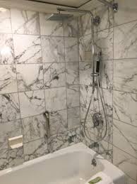 Browse inspirational photos of modern bathrooms. Marble Design Of Flooring And Wall Tiles In Bathroom Looks Elegant Picture Of The Westin Philadelphia Tripadvisor