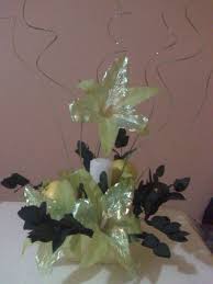 Gracias por ver este tutorial de manualidades con flores artificiales 2021/2022, me gustaria poder llegar a más personas y por eso estaria genial si me ayudaras a. 14 Ideas De Centro De Mesa Artificial Arreglos Florales Flores Artificiales Flores