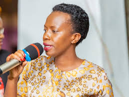 Mumbunge Betty Maina kuga ati matikwenderio guoya matigacere icigo-ini ciao  cia umbunge ni aria maramathonjera micemanio-ini ya muingi o hamwe na  kumatungia irumi na inyururi ng'endaini. #KamemeNews