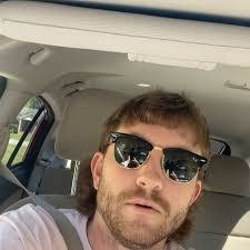 Seth Farley's Instagram, Twitter & Facebook