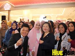 Elfira Loy and Etude House collaborate for new makeup collection