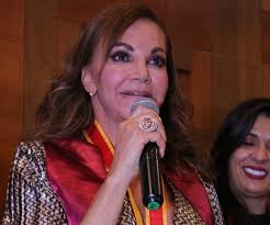 A los que vimos: Paty Chávez Gracián recibe el reconocimiento a Mujer del  Año