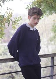 This type of undercut is the perfect androgynous haircut to show off contrasting colors against the darker natural. Tomboy Boyish Pixie Cut Novocom Top