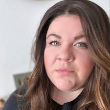 Amanda Baggett's Instagram, Twitter & Facebook