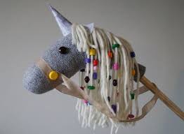 Magische Spielidee Mach Dein Eigenes Einhorn Steckenpferd Mytoys Blog In 2020 Unicorn Hobby Horse Hobby Horse Toys Topic