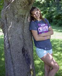Последние твиты от jb teens (@jb_teens). Hd Wallpaper Teen Girl Braces Smile Model Trunk Tree Trunk One Person Wallpaper Flare