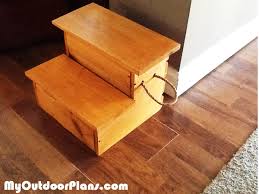 Diy Storage Step Stool Myoutdoorplans Free Woodworking Plans And Projects Diy Shed Wooden Playhouse Pergola Bbq She has a severely tiny kitchen, so rather than waste cabinet space on a regular kitchen trashcan, she wanted a stool/footstool that could also funct…