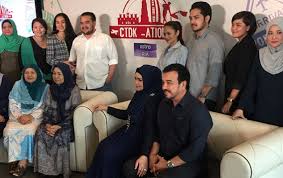 Kamus besar dari anak sulung dalam bahasa indonesia. Aksi Datuk K Marah Dirakamkan Iluminasi