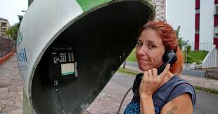 Voto impresso se o voto impresso for aprovado com apuração estadual e o sistema eleitoral for alterado para distrital, as eleições parlamentares para deputados federais e estaduais serão certamente contestadas e levadas ao stf, no caso dos resultados divulgados pelo tse divergirem da contagem dos tres e, assim, houver alteração na lista. As Historias De Quem Ja Dependeu De Um Orelhao E Ficou Na Mao Gzh