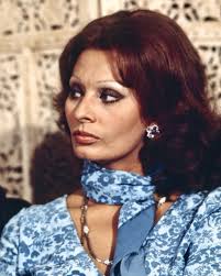 Sophia Loren photographed in Minneapolis, during the promotional tour for  her biography, co-written with A.E Hotchner “Sophia, Living and Loving: Her  Own Words”. Photo taken by Art Hager, 1979. 🏷️ #sophialoren #sofialoren #