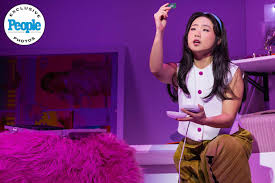 Darren Criss as “Oliver, male Helperbot-5” in 'Maybe Happy Ending' :  r/Broadway