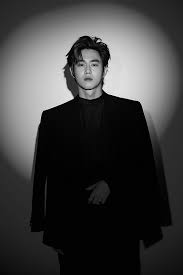 Kim junmyeon was born and raised in seoul, south korea and lives in apgujeon with his family. Optimizche All Chapters Mr Kim Has Decided To Give The