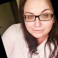 Renee Barlow's Instagram, Twitter & Facebook