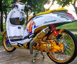 Dikatakan sebagai negara yang kaya akan kebudayaan, ya memang betul indonesia itu kaya akan beragam budaya. 40 Foto Gambar Modifikasi Scoopy Thailook Simple Jari Jari Velg 17 Drag Bike Com Motor Gambar Velg