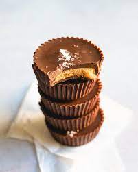 Homemade Peanut Butter Cups Best You Ll Ever Have A Couple Cooks Rezept Susse Rezepte Peanut Butter Cups Erdnussbutter Und Schokolade