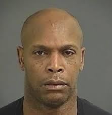 Charleston police asking for help finding assault suspect