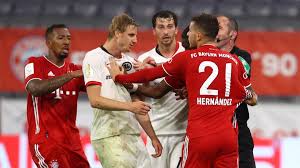 Links to eintracht frankfurt vs. Fc Bayern Schlagt Eintracht Frankfurt Trotz Einiger Schwierigkeiten Eurosport