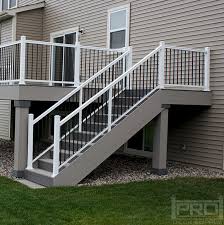 Solid white chat bubble with 3 lines reversed out. Azek Fascia Harvest Collection Pro Deck Supply Store