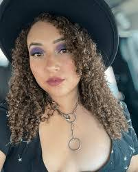 Monique Roach's Instagram, Twitter & Facebook