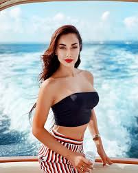 Sadaf Taherian - Free pics, galleries & more at Babepedia