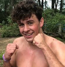 Isaac Schorr (@im_sure_im_schorr) • Instagram photos and videos