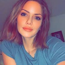 Alaina Webb (@lainawebb)