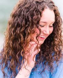 Michele Barker's Instagram, Twitter & Facebook