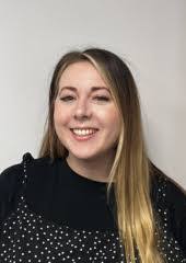 Kelly Bodell's Instagram, Twitter & Facebook