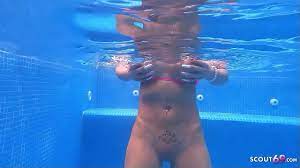 Unterwasser Anal Sex im Urlaub mit geiler Schlampe Cathy B - XVIDEOS.COM