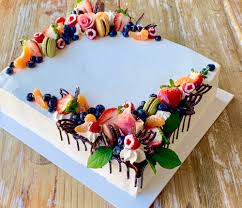 Fruit Designer Decorates A Cake Bored Panda There can't be enough of this sweet treat!