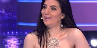 الصحافية سيدرا الأتاسي وزوجها الفنان محمد حداقي. Wjnof1hk2pur9m