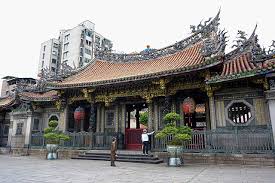 Fèngshān lóngshān sì) is a chinese temple in fengshan district, kaohsiung, taiwan. File Lungshan Temple è‰‹èˆºé¾å±±å¯º Jpg Wikimedia Commons