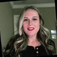 Leslie Orourke's Instagram, Twitter & Facebook