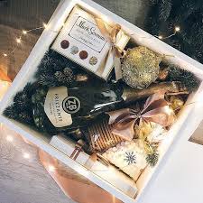 для ухода за цветами в доме творчества 10 упаковок Idealnyj Podarok Pod Yolochku Cen Rozhdestvenskie Korobki Podarki Tematicheskie Podarochnye Korziny