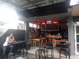 Gambar kafe kedai kopi restoran rumah bar toko bendera amerika dapur ruang keluarga kamar desain interior perkebunan tempat kerja lemari 2048x1364 1054675 galeri foto pxhere. Dampak Covid 19 Para Pengusaha Kedai Kopi Menjerit Karena Alami Penurunan Omset Redaksi24 Com