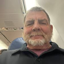 Looking into getting my CDL, but don't know the best places or the best way  to go about it. any advice would be appreciated.