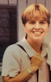 Dee Loveland's Instagram, Twitter & Facebook