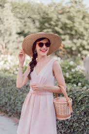 Envie d'une robe rouge pétante, vert émeraude, rose pâle, bleu marine, jaune pissenlit, orange sanguine ou même d'une traditionnelle, classique et intemporelle robe patineuse noire mais vous ne savez pas laquelle choisir ? Naf Naf Robe Ete 2019 New Daily Offers Www Ritupriyanka Com