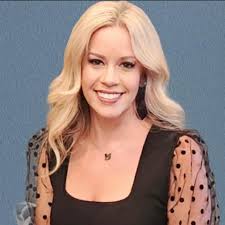 Help us wish Erica Loren a Happy Birthday! She is an important asset to our  team. We hope you have a wonderful day Erica. 🎉🎁🎂 #happybirthday  #birthdaygirl #yourtitleteam #utglakalnd #UTGL