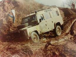 Organisé par le club camel trophy de vienne avec le ctfoc (camel trophy french owner club), le rassemblement aura lieu sur 4 jours avec pour chaque journée un road book différent et un bivouac pour le soir, dans la plus pure tradition camel. Pin On Land Rover