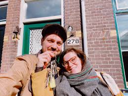 Vincent beijer, djurre de haan & bram hakkens), crying shame, a small step for mankind (feat. Tim Knol Twitter àªªàª° Rare Tijden Zijn Het Maar Vandaag Hebben Nienke En Ik Onze Sleutel Gekregen Van Ons Nieuwe Huis Zo Blij X
