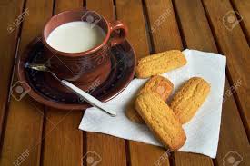 Vas a casa de javier o vas a ver a javier. Desayuno En Casa Con Cafe Leche Y Galletas Fotos Retratos Imagenes Y Fotografia De Archivo Libres De Derecho Image 86178151