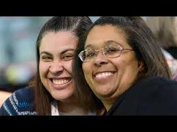 Robyn Madden's Instagram, Twitter & Facebook