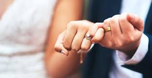 Basti pensare che io per un regalo di compleanno per lui ho speso più o meno la stessa cifra che lui avrà speso per l'anello di fidanzamento. 25 Regali Per 25 Anni Di Matrimonio Per Uomo E Donna Regalix