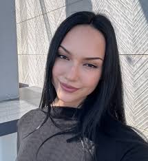 Marissa Crum's Instagram, Twitter & Facebook