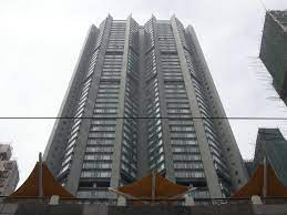 高逸華軒 （英語： manhattan heights ）位於 香港島 堅尼地城新海旁28號，是單幢式住宅，提供476個單位，由 長江實業 和 福利集團有限公司 合作發展，在2000年落成。. File Hk Kennedy Town å‰å¸­è¡— Catchick Street é«˜é€¸è¯è»' Manhattan Heights Facade Jan 2011 Jpg Wikimedia Commons