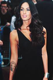 Megan Fox Best Photo In Black Dress Celebrity Pictures In 2020 Megan Fox Hair Celebrity Dresses Girl