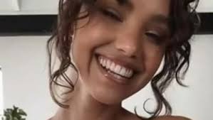 Amazon.com: 美人魚婚禮禮服2025 蕾絲貼花薄紗海灘新娘禮服附火車He9012, 1-象牙色: 服裝，鞋子和珠寶