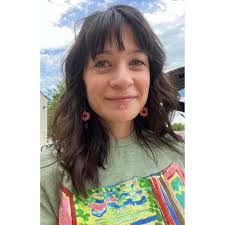 Lori Elling's Instagram, Twitter & Facebook