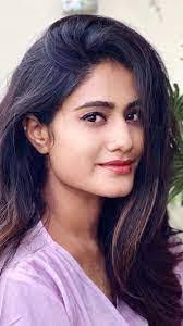 Deepti Manne's Instagram, Twitter & Facebook